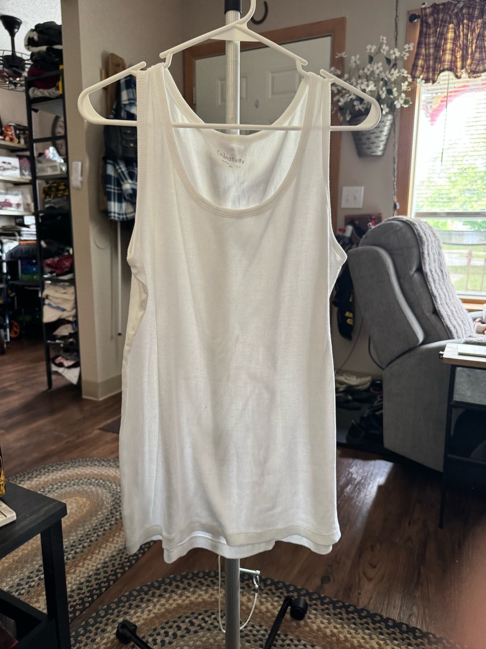 Relativity Women's Cream Scoop Neck Tank Top